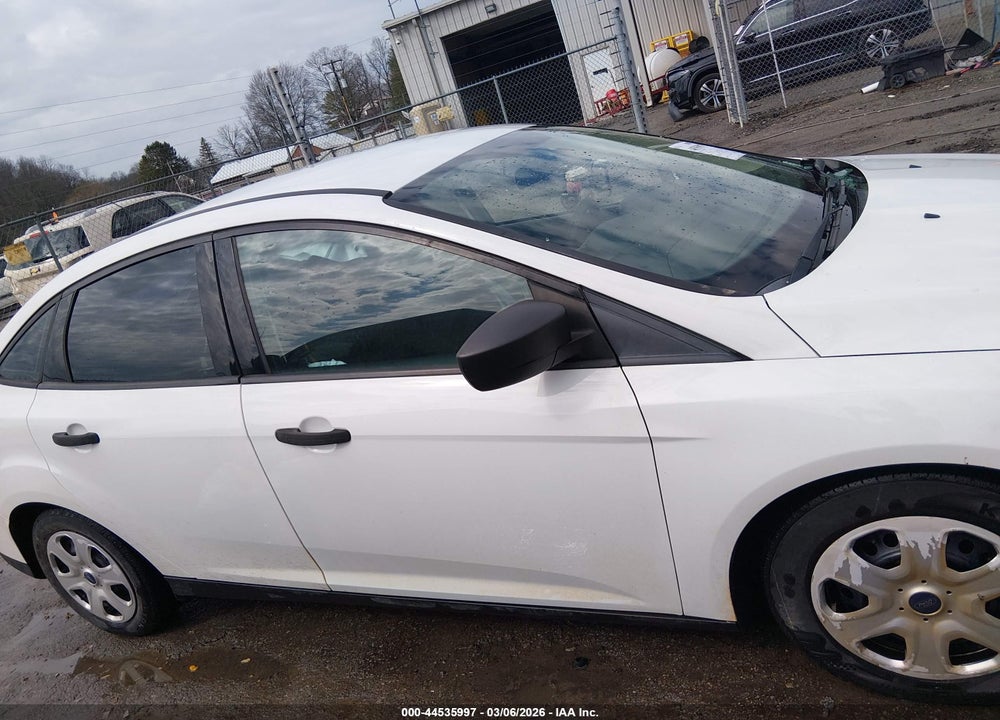 2017 FORD FOCUS S VIN: 1FADP3E24HL252570