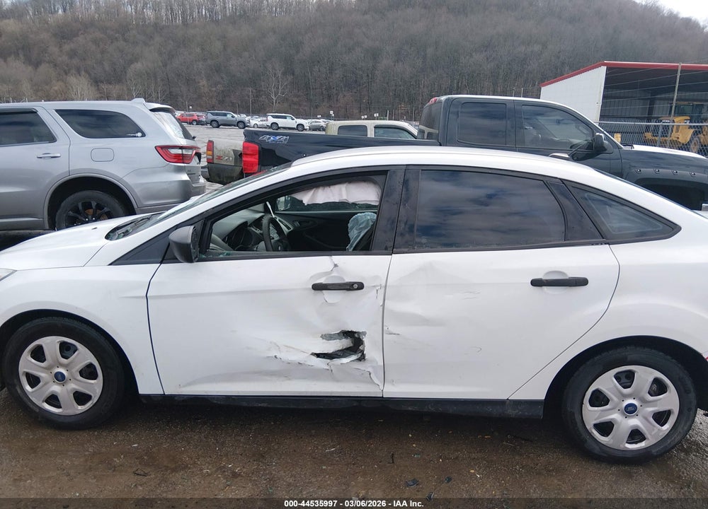 2017 FORD FOCUS S VIN: 1FADP3E24HL252570
