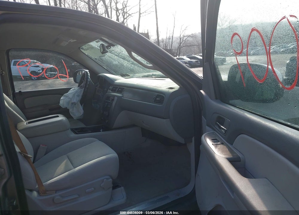 2008 CHEVROLET TAHOE LS VIN: 1GNFK13048J224746