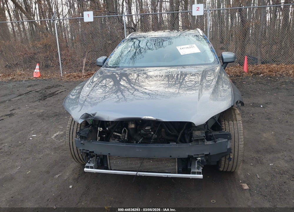 2020 VOLVO XC60 T5 MOMENTUM VIN: YV4102DK6L1553923