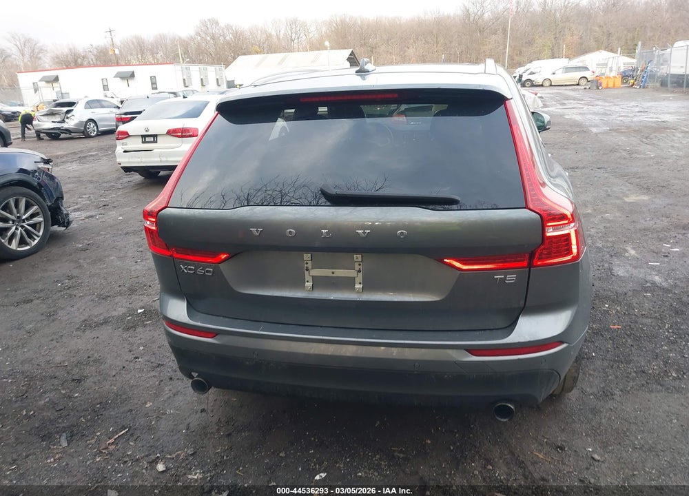 2020 VOLVO XC60 T5 MOMENTUM VIN: YV4102DK6L1553923