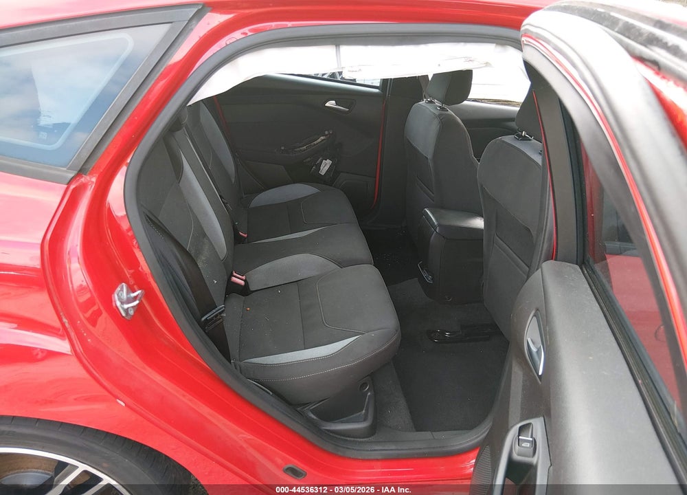 2016 FORD FOCUS VIN: 1FADP3L9XGL207423