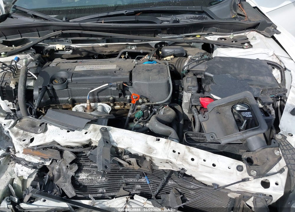 2015 HONDA ACCORD EX-L VIN: 1HGCR2F82FA151597