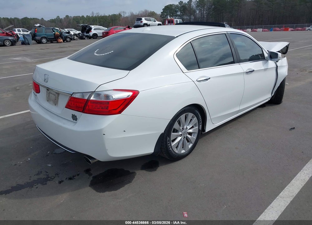 2015 HONDA ACCORD EX-L VIN: 1HGCR2F82FA151597