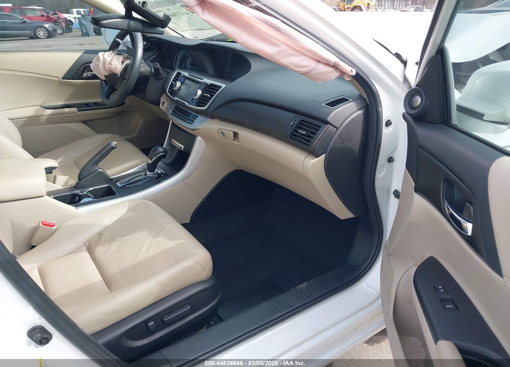 2015 HONDA ACCORD EX-L VIN: 1HGCR2F82FA151597