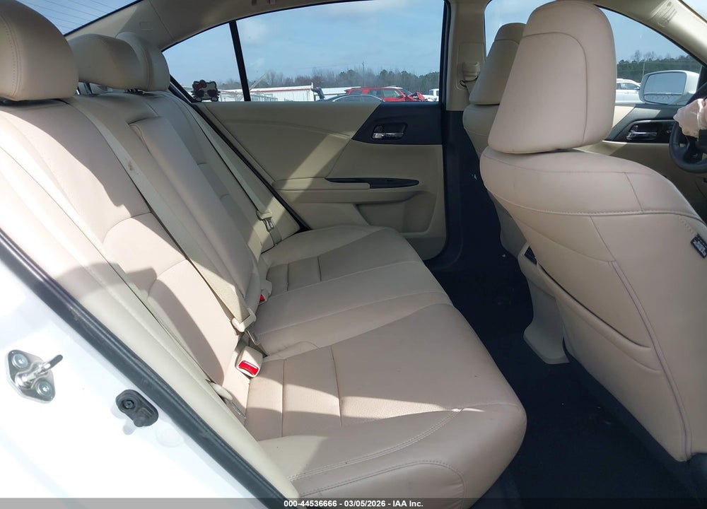 2015 HONDA ACCORD EX-L VIN: 1HGCR2F82FA151597