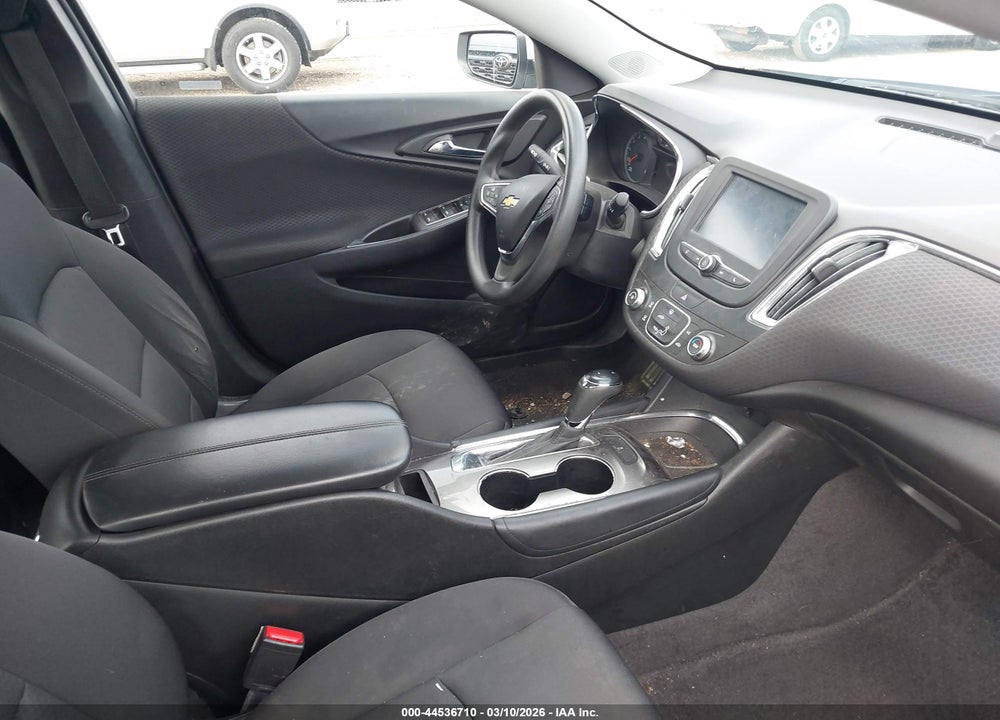 2018 CHEVROLET MALIBU LT VIN: 1G1ZD5ST8JF217769