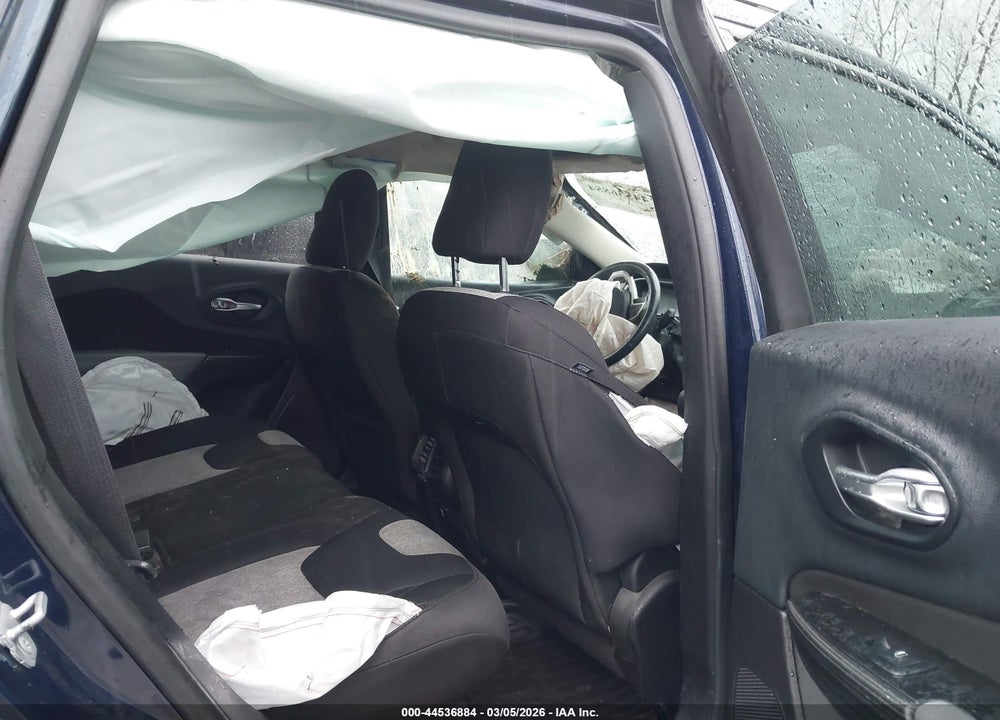 2014 JEEP CHEROKEE LATITUDE VIN: 1C4PJLCB1EW205552
