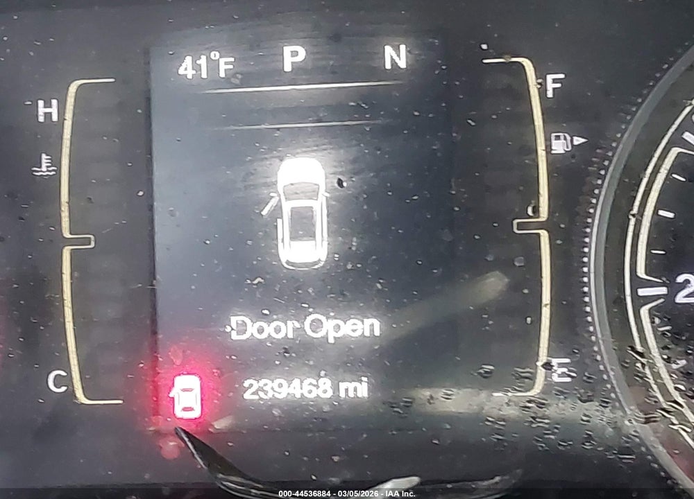 2014 JEEP CHEROKEE LATITUDE VIN: 1C4PJLCB1EW205552