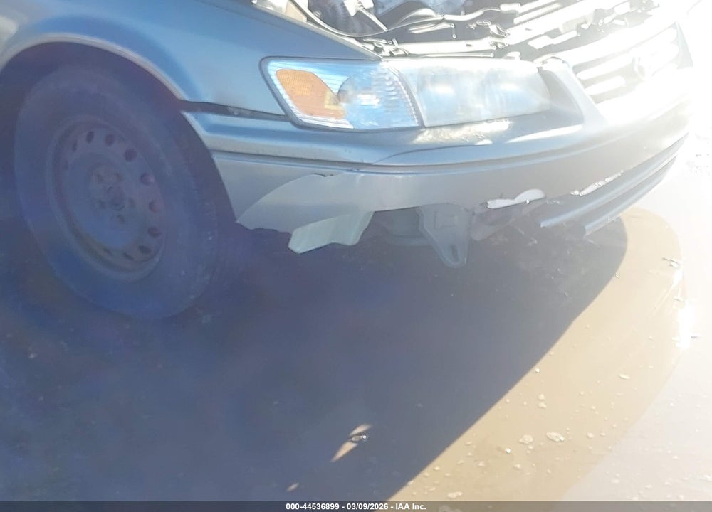 2000 TOYOTA CAMRY LE VIN: JT2BG22K8Y0409608