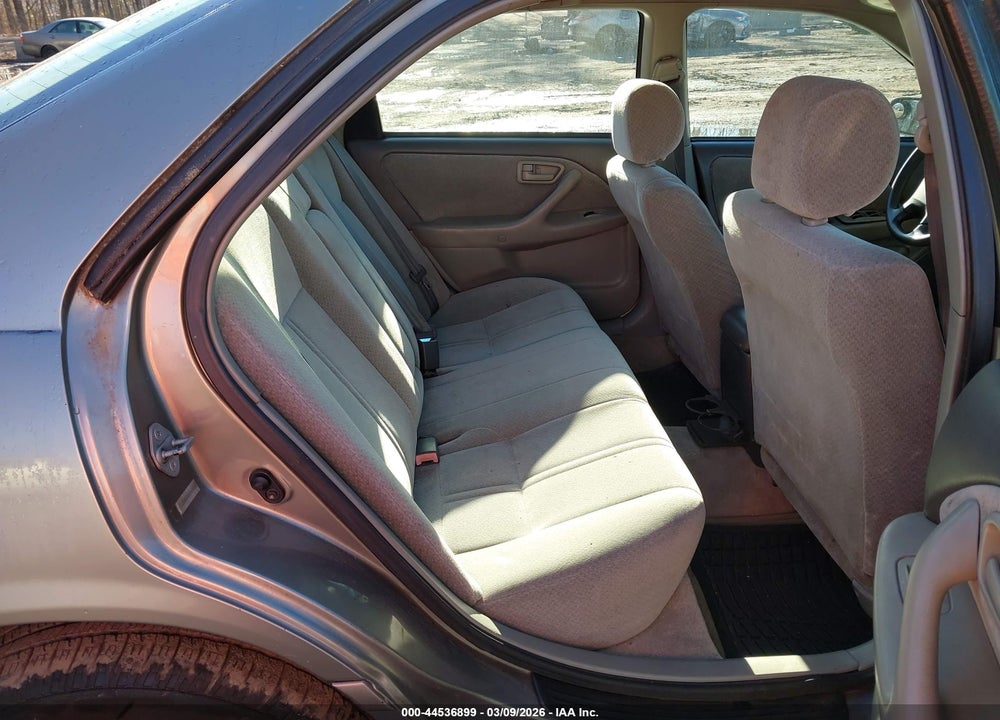 2000 TOYOTA CAMRY LE VIN: JT2BG22K8Y0409608