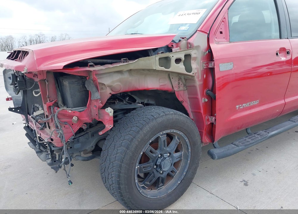 2016 TOYOTA TUNDRA SR5 5.7L V8 VIN: 5TFEW5F18GX201549