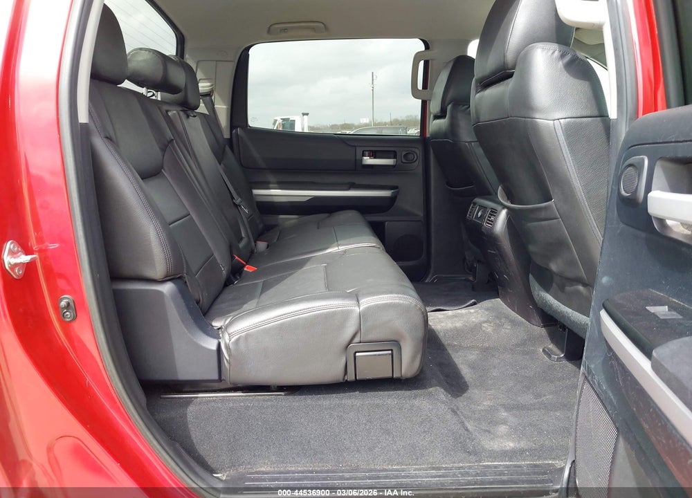 2016 TOYOTA TUNDRA SR5 5.7L V8 VIN: 5TFEW5F18GX201549
