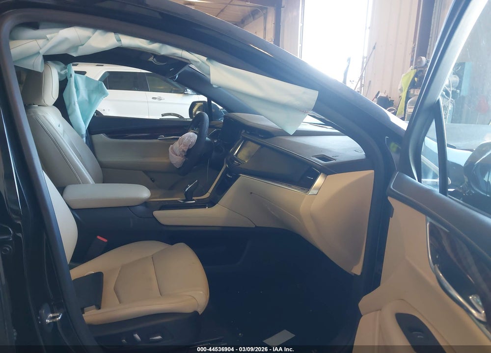 2018 CADILLAC XT5 LUXURY VIN: 1GYKNDRS3JZ151430