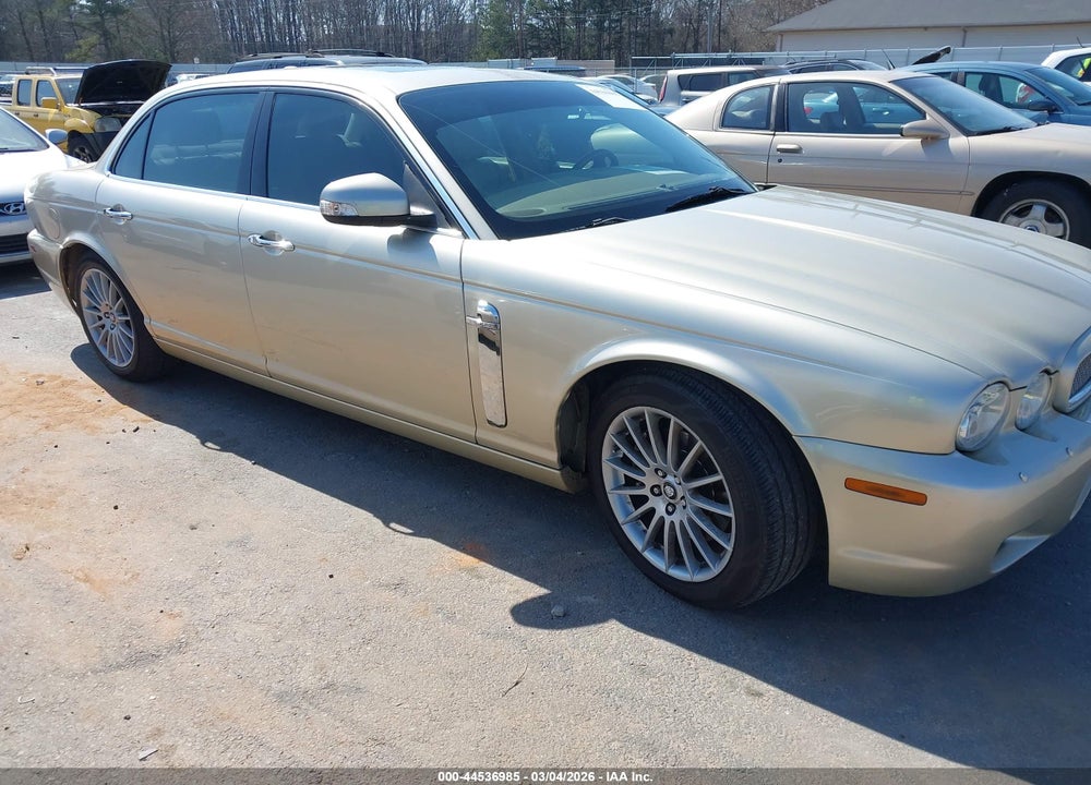 2008 JAGUAR XJ XJ8 L VIN: SAJWA79B38SH20739