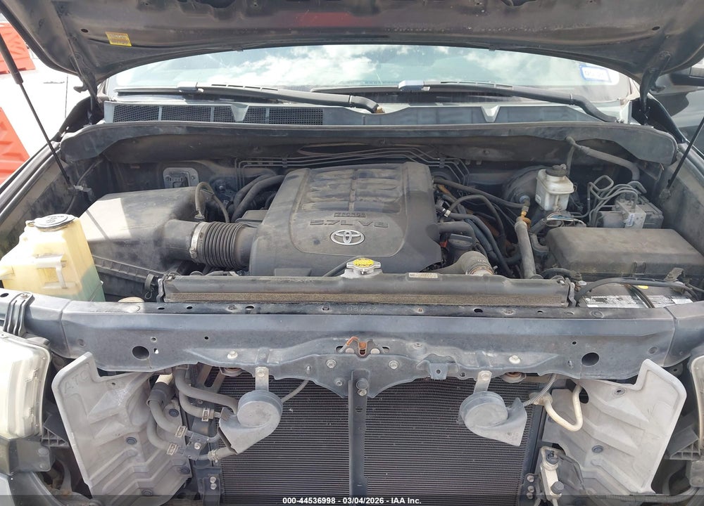 2013 TOYOTA TUNDRA PLATINUM 5.7L V8 VIN: 5TFFY5F18DX137247