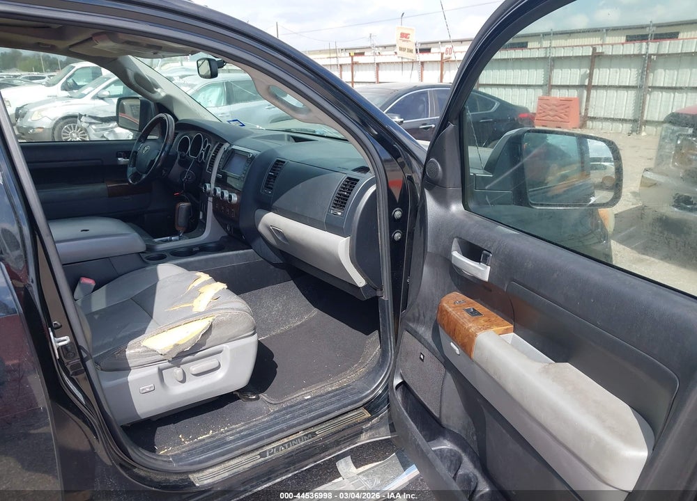 2013 TOYOTA TUNDRA PLATINUM 5.7L V8 VIN: 5TFFY5F18DX137247