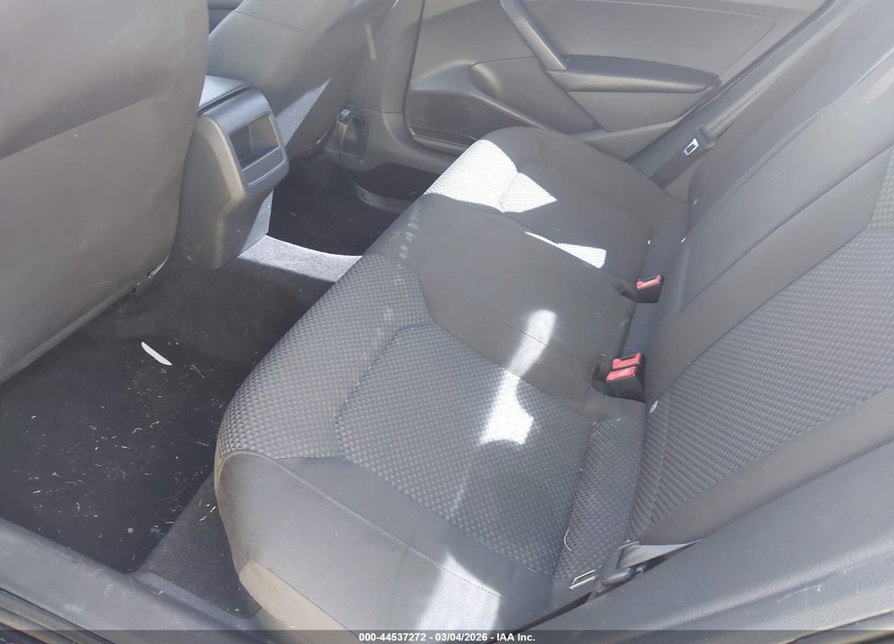 2014 VOLKSWAGEN PASSAT 1.8T S VIN: 1VWAS7A38EC031239
