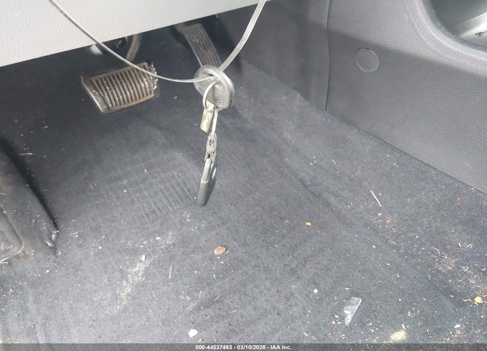 2011 KIA SORENTO LX VIN: 5XYKT3A17BG018047