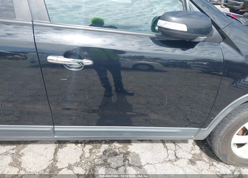 2011 KIA SORENTO LX VIN: 5XYKT3A17BG018047
