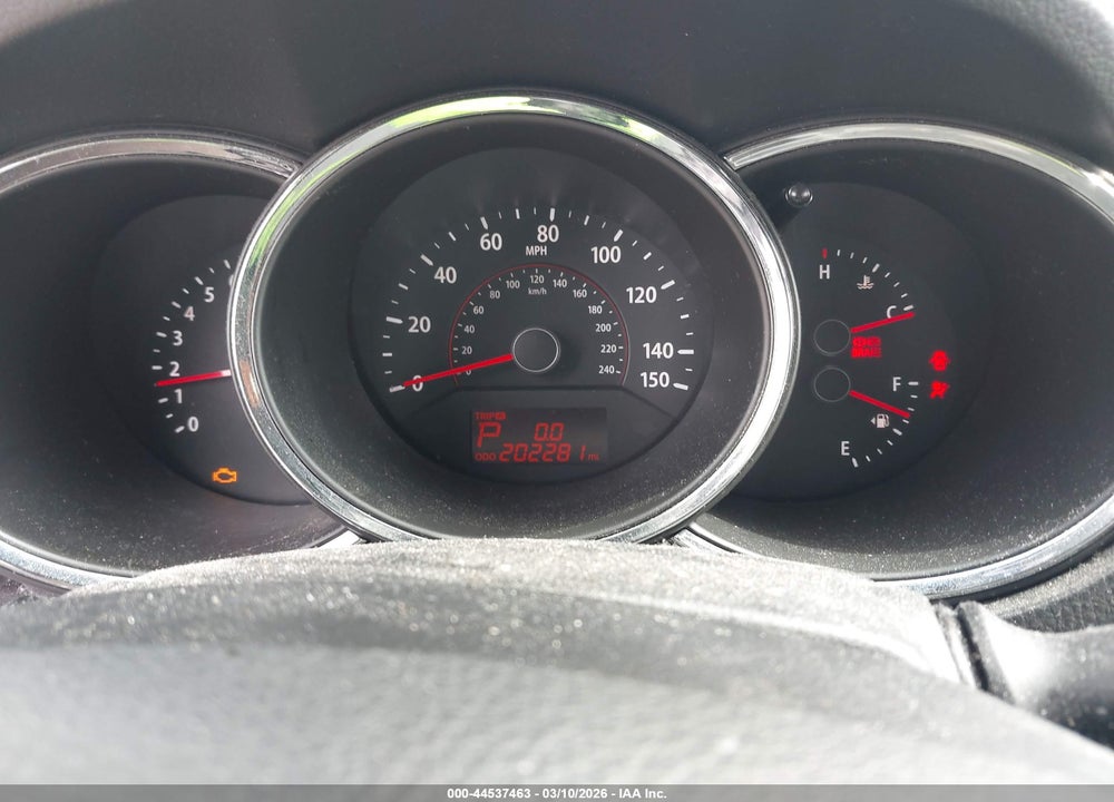 2011 KIA SORENTO LX VIN: 5XYKT3A17BG018047