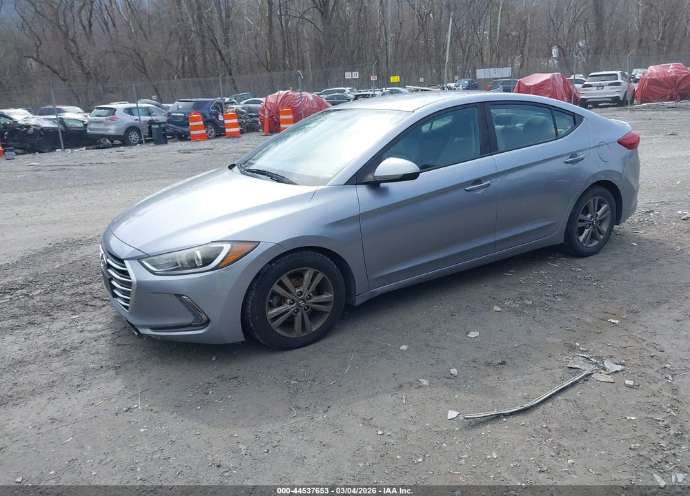 2017 HYUNDAI ELANTRA SE VIN: 5NPD84LF8HH020674