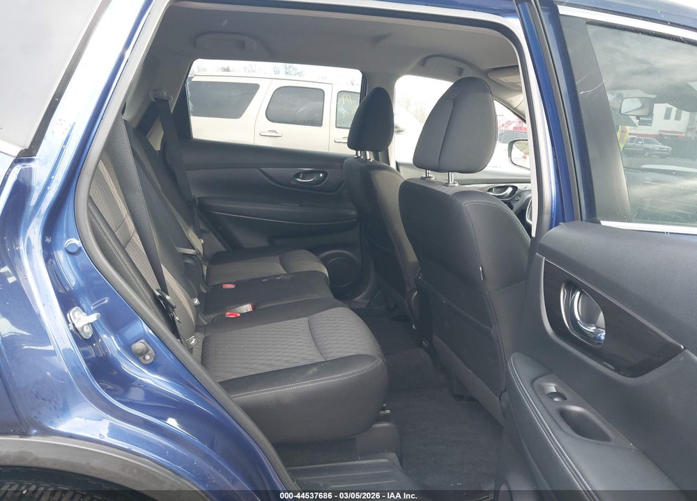 2019 NISSAN ROGUE SV VIN: JN8AT2MV2KW381433