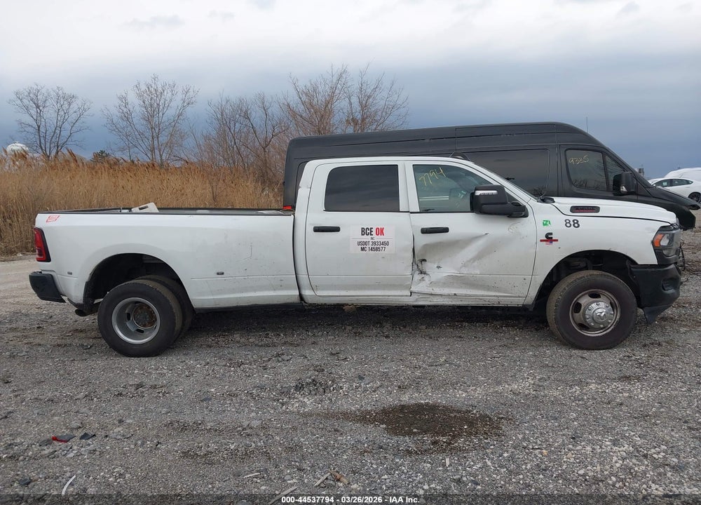 2024 RAM 3500 VIN: 3C63RRGLXRG112585
