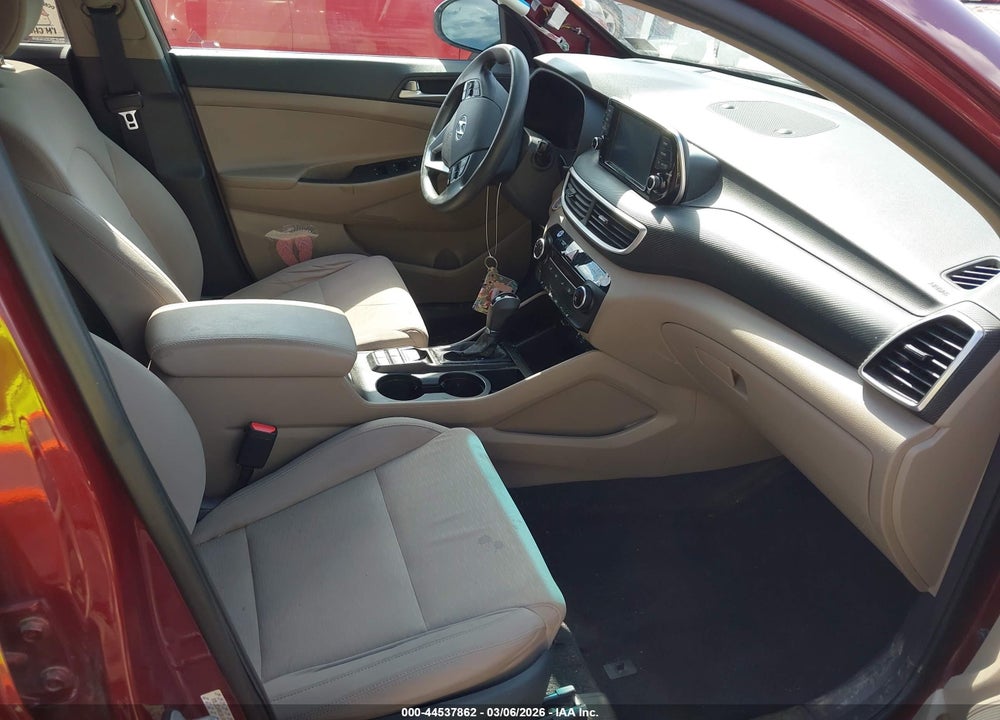 2019 HYUNDAI TUCSON VALUE VIN: KM8J3CA40KU014048