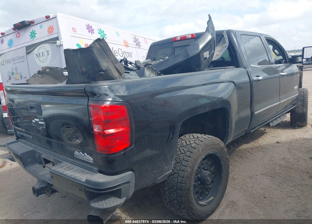 2018 CHEVROLET SILVERADO 2500HD HIGH COUNTRY VIN: 1GC1KXEY1JF137856