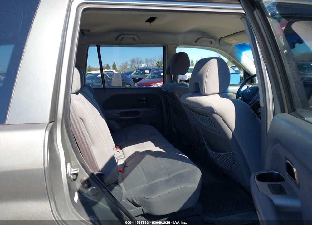 2007 HONDA PILOT EX VIN: 5FNYF184X7B010318