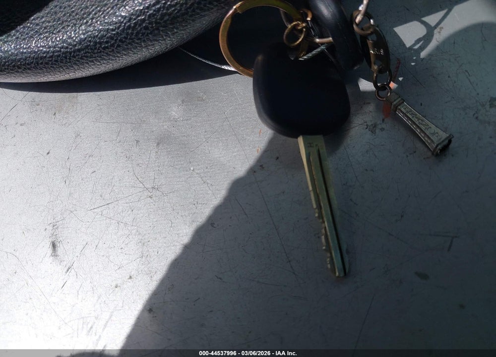 2016 TOYOTA COROLLA LE VIN: 5YFBURHE2GP515860