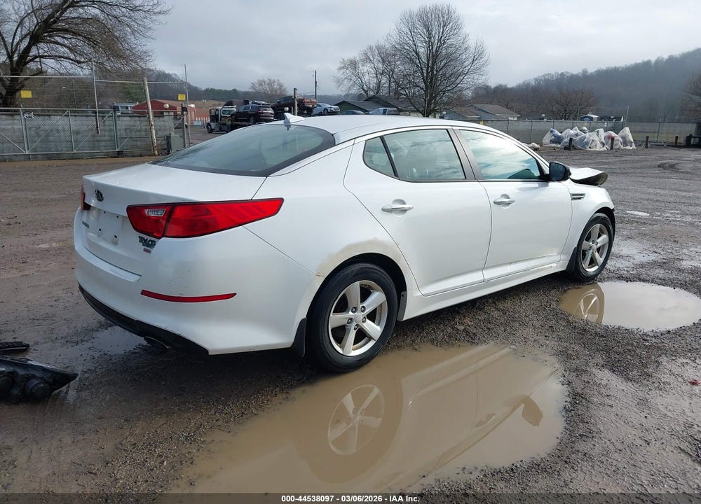 2015 KIA OPTIMA LX VIN: KNAGM4A72F5658272