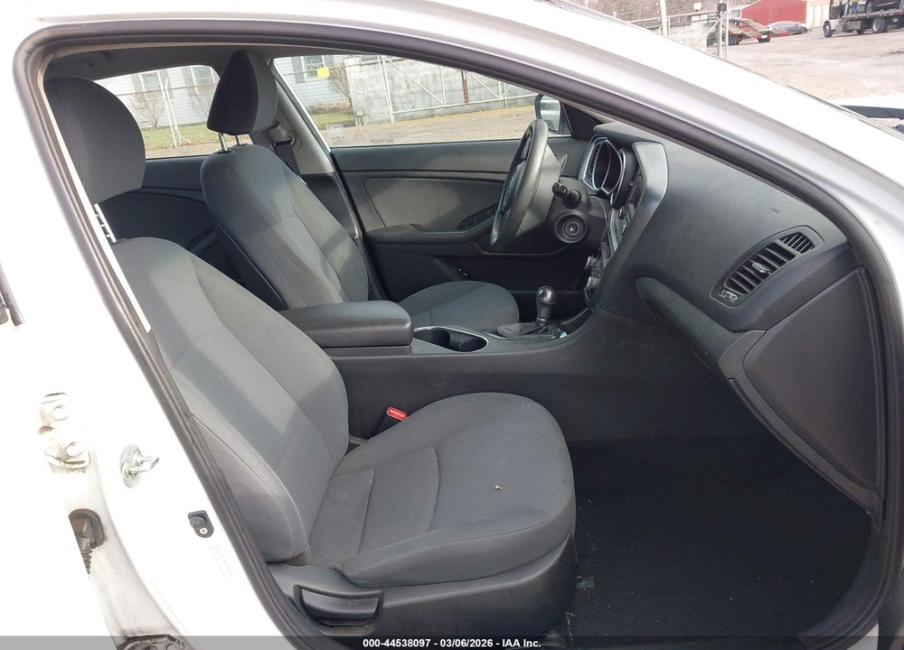 2015 KIA OPTIMA LX VIN: KNAGM4A72F5658272