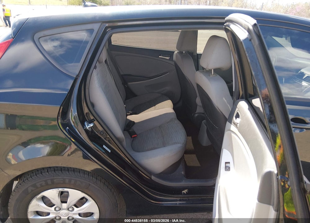 2015 HYUNDAI ACCENT GS VIN: KMHCT5AE7FU212130