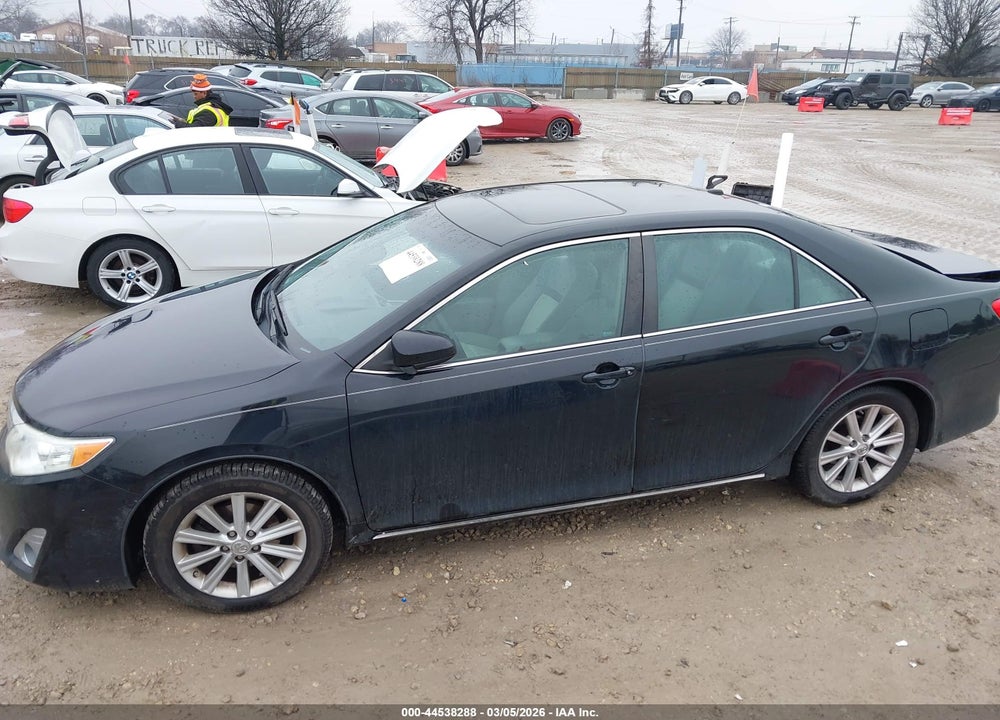 2014 TOYOTA CAMRY XLE VIN: 4T4BF1FK5ER390620