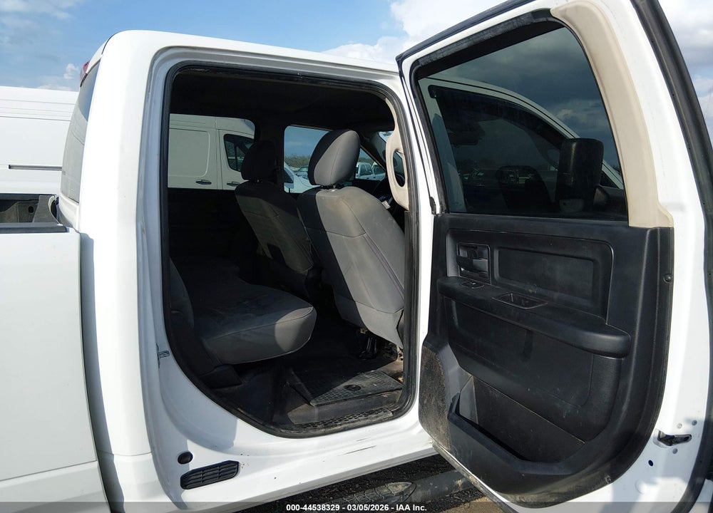 2018 RAM 2500 TRADESMAN  4X4 6'4 BOX VIN: 3C6UR5CJ3JG257182