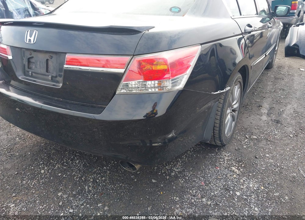 2011 HONDA ACCORD 2.4 EX-L VIN: 1HGCP2F88BA130088