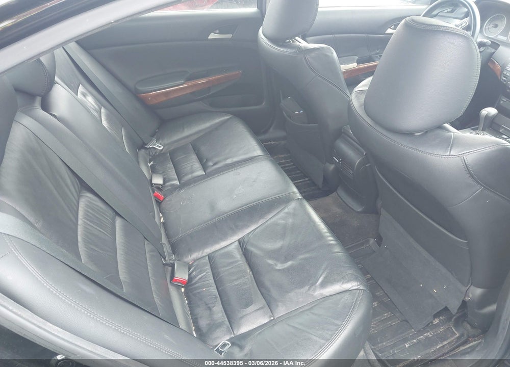 2011 HONDA ACCORD 2.4 EX-L VIN: 1HGCP2F88BA130088