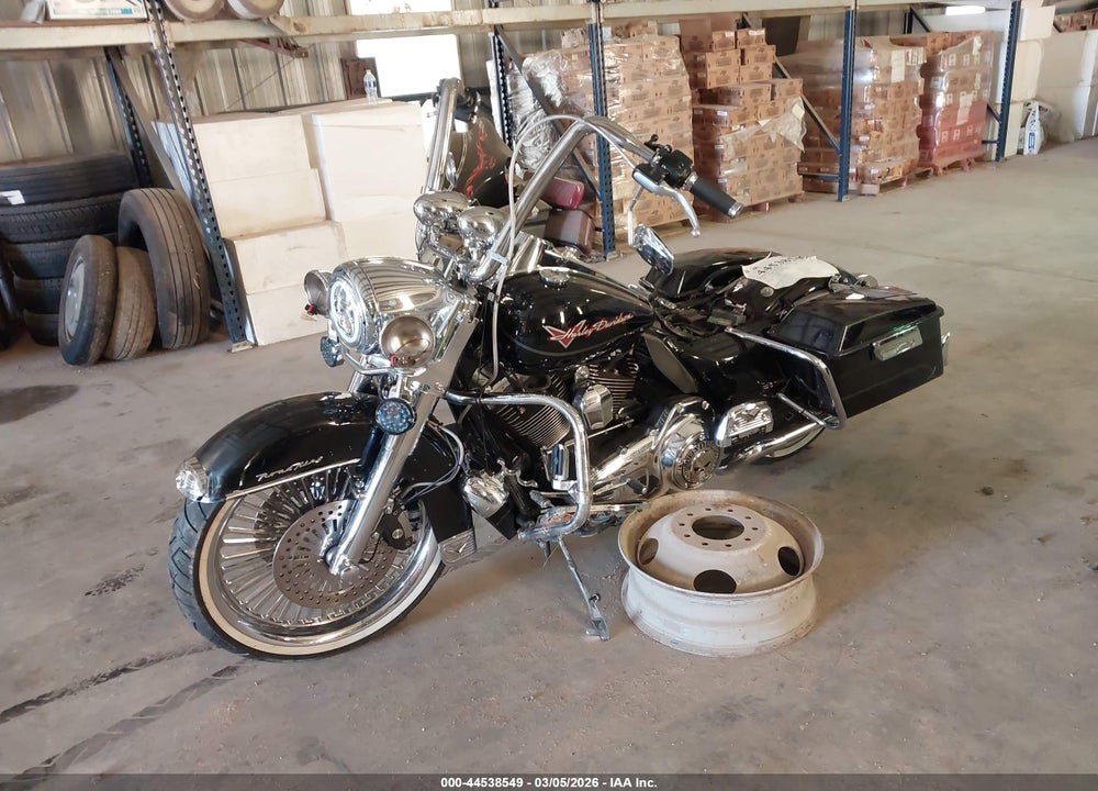 2012 HARLEY-DAVIDSON FLHR ROAD KING VIN: 1HD1FBM18CB645228