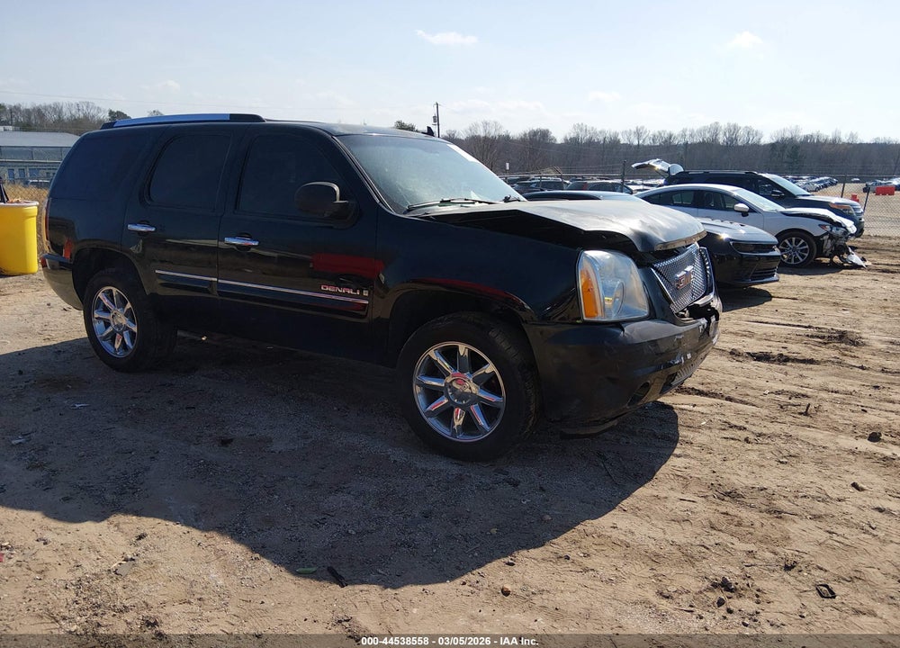 2008 GMC YUKON DENALI VIN: 1GKFK63858J209009
