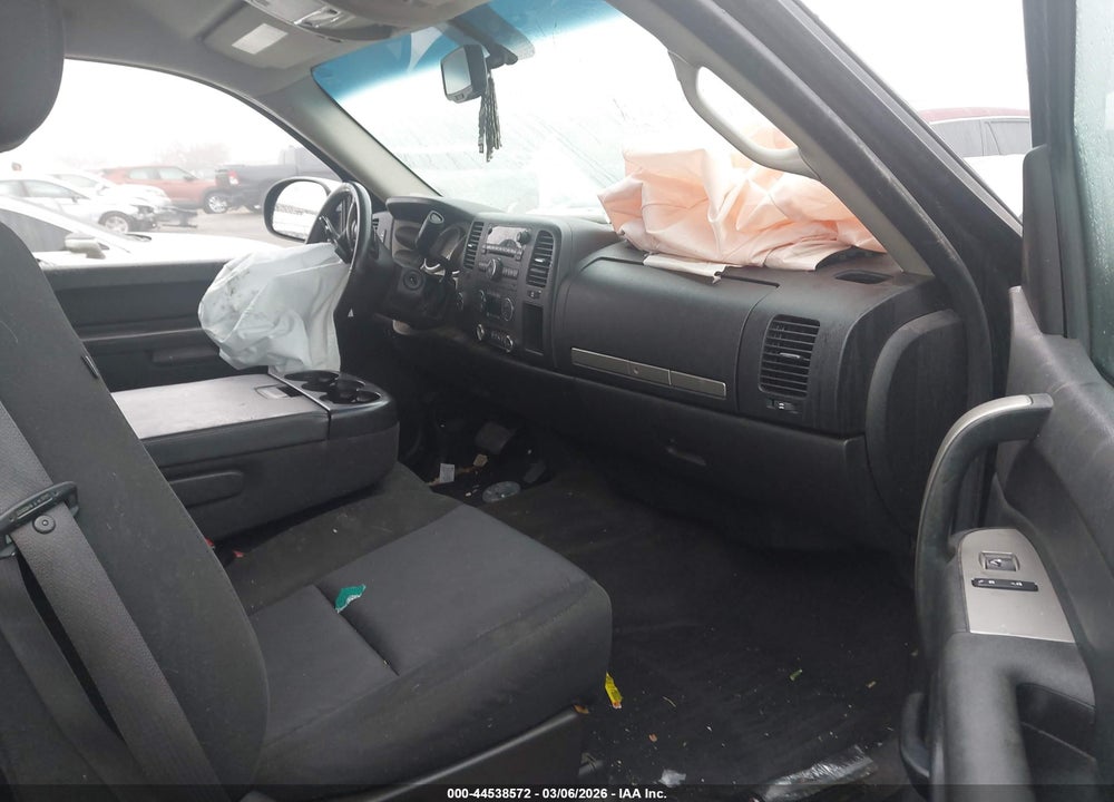 2011 CHEVROLET SILVERADO 1500 LT VIN: 1GCVKSE29BZ204395