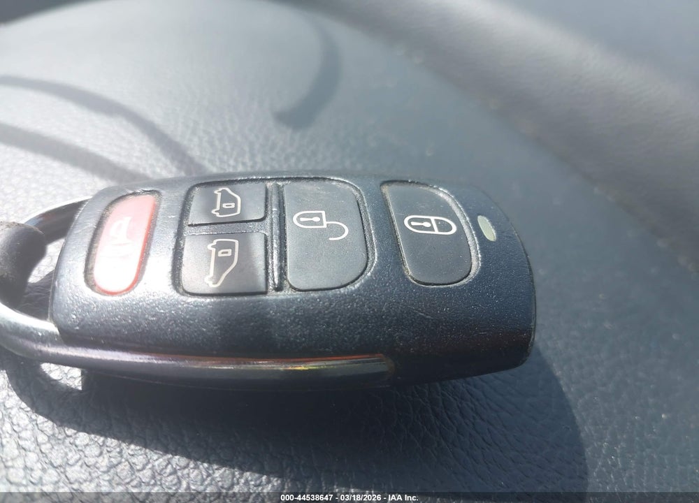2017 HYUNDAI SANTA FE SE VIN: KM8SM4HF2HU175685