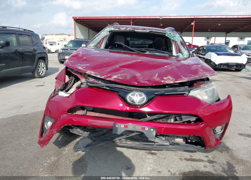 2018 TOYOTA RAV4 XLE VIN: 2T3WFREV4JW454556