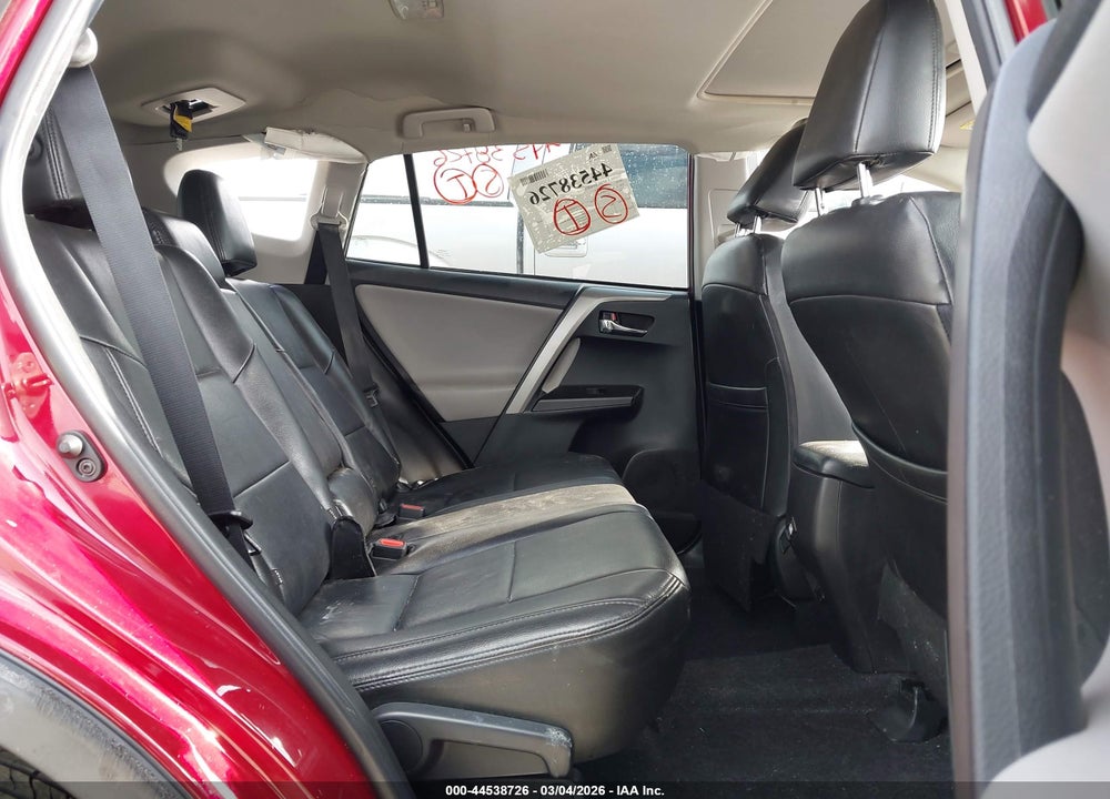 2018 TOYOTA RAV4 XLE VIN: 2T3WFREV4JW454556