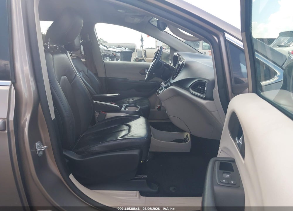 2017 CHRYSLER PACIFICA TOURING-L VIN: 2C4RC1BG1HR610229