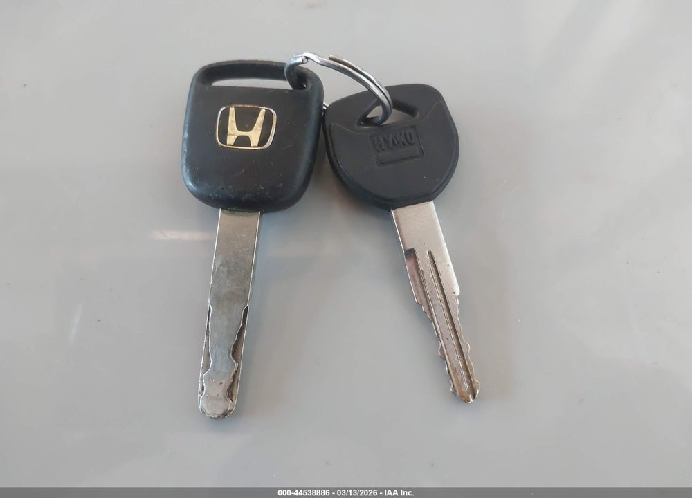 2005 HONDA CIVIC VP VIN: 1HGEM21105L027493