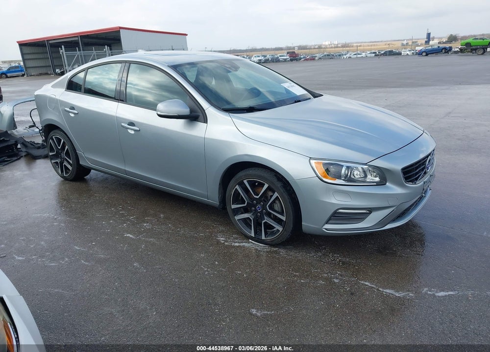 2017 VOLVO S60 T5 DYNAMIC VIN: YV140MTL8H2427905