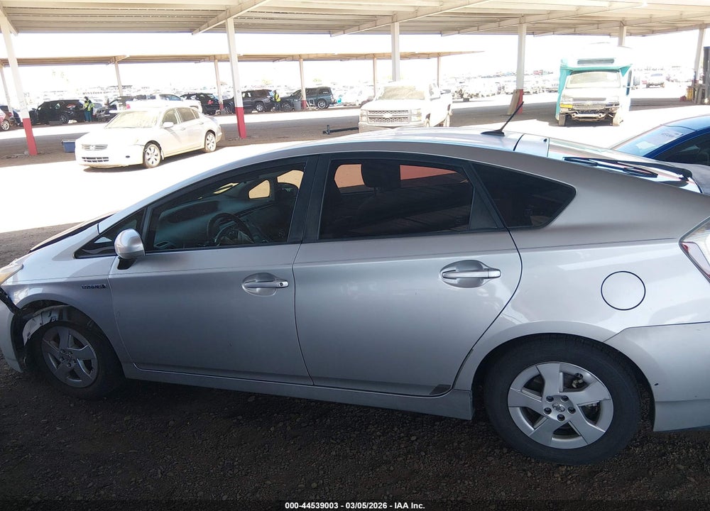 2011 TOYOTA PRIUS TWO VIN: JTDKN3DU7B0276140
