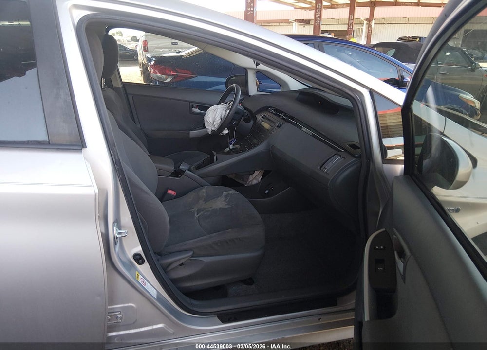 2011 TOYOTA PRIUS TWO VIN: JTDKN3DU7B0276140